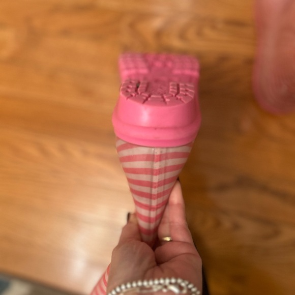 UGG women's size 6 pink striped
Wellington rainboots - Picture 8 of 12